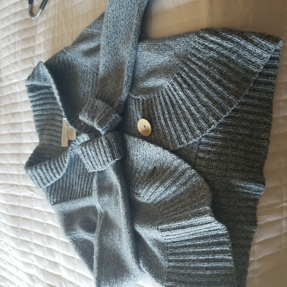 United States  Cardigan. - Picture 3 of 4